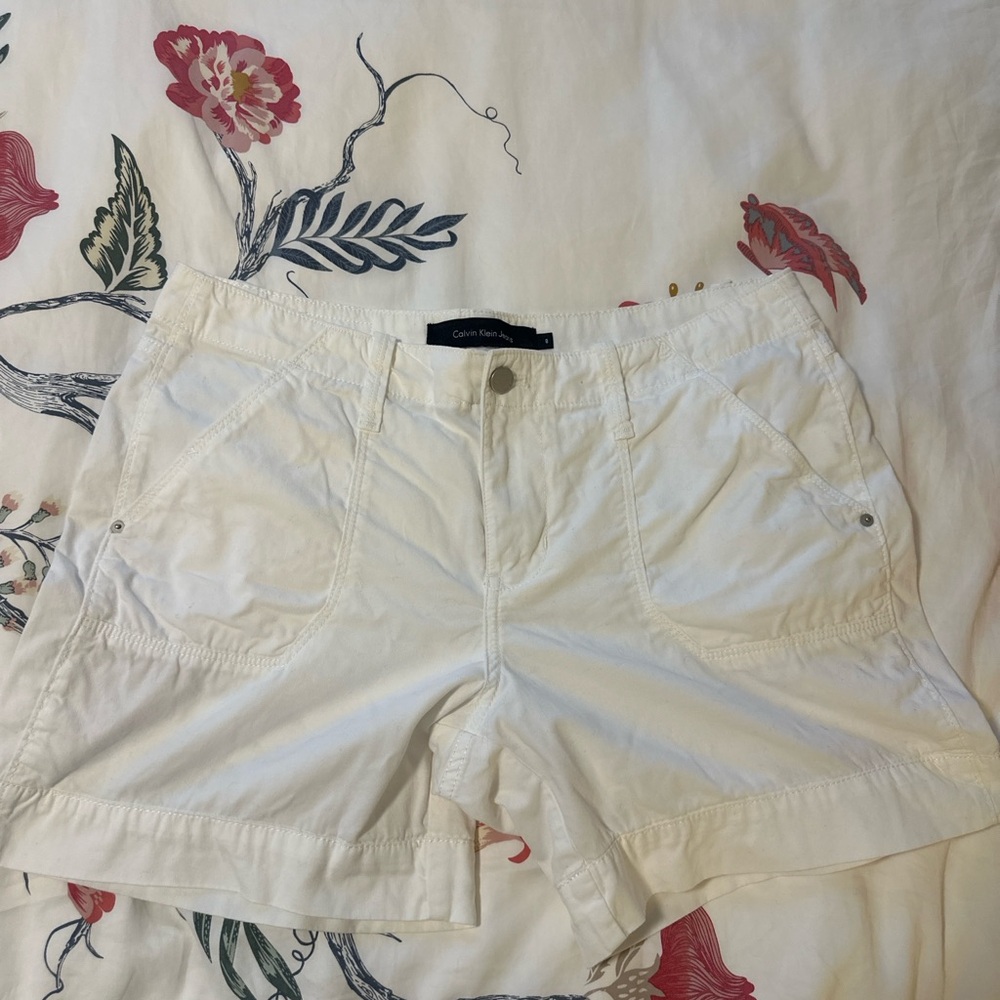 Calvin Klein Jeans White Cotton Shorts – Size 8